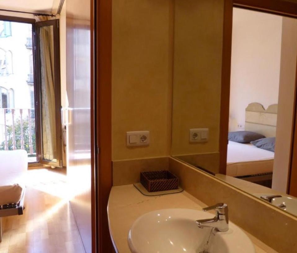 Апартаменты Sweet Bcn Rambla 48 Барселона Экстерьер фото